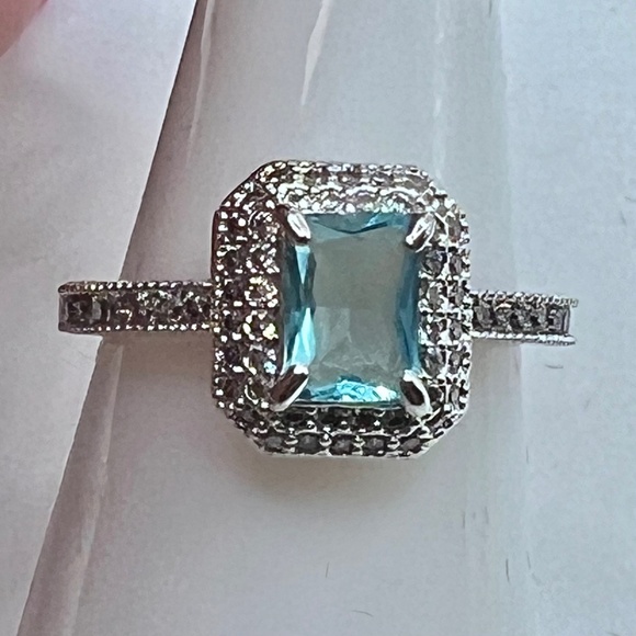 Ring Bomb Party Ring, size 7, aqua blue stone - Picture 1 of 4